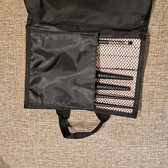 Mary Kay makeup brushes and makeup bag - Picture 2 of 6